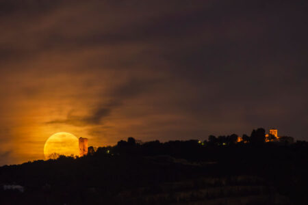 Luna su Monsummano Alto di Elisa Notari