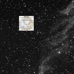 L'esopianeta KELT-16b orbita attorno alla stella KELT-16 che si trova nella costellazione del Cigno ad una distanza di 1450 anni luce. KELT-16b - Nebulosa Velo Est